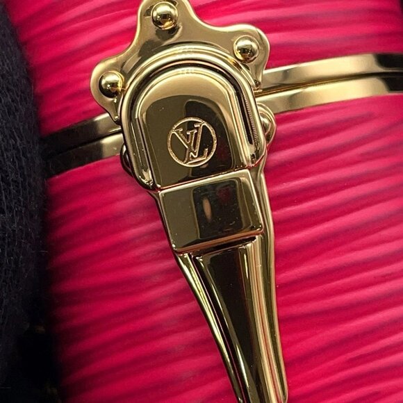 LOUIS VUITTON Lipstick case Epi Leather Fuschia Pink - Picture 6 of 12